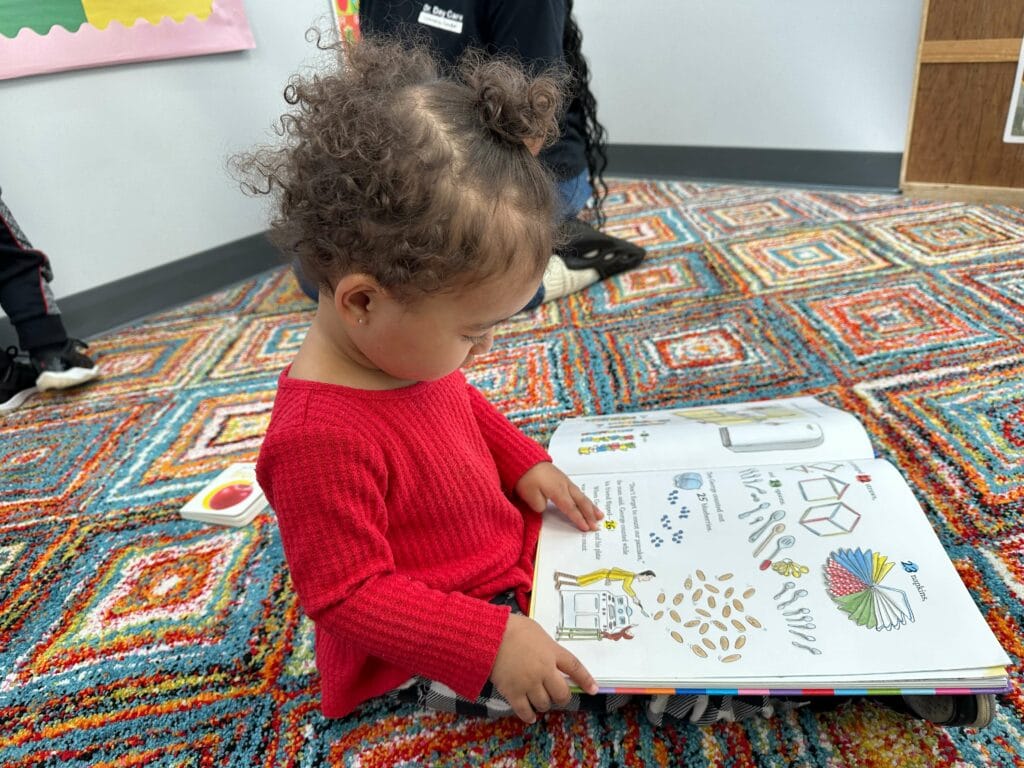 Start early, read often, and help your child grow a lifelong love of books! 2 Start early, read often, and help your child grow a lifelong love of books!
